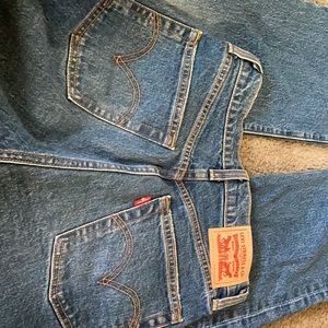 New Never worn Levi’s  High waisted Jeans